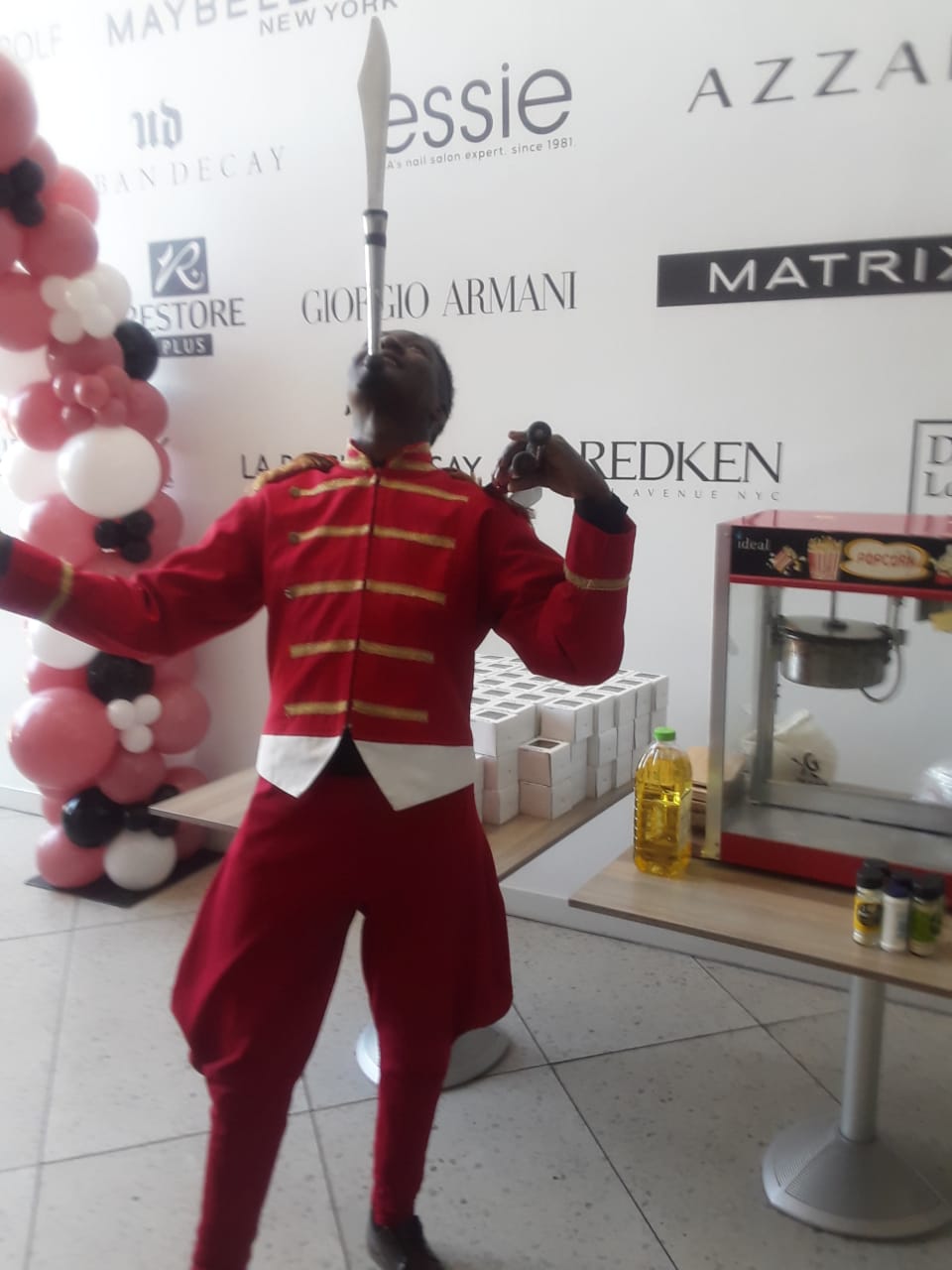 Book the perfect juggler